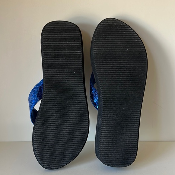 Blue and Black Flip Flops with Colts Logo - Picture 2 of 2